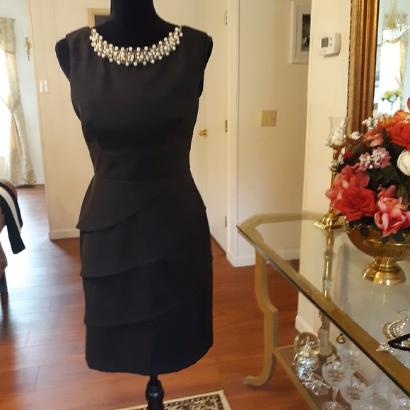 Dresses & Skirts - Sequins and pearls design